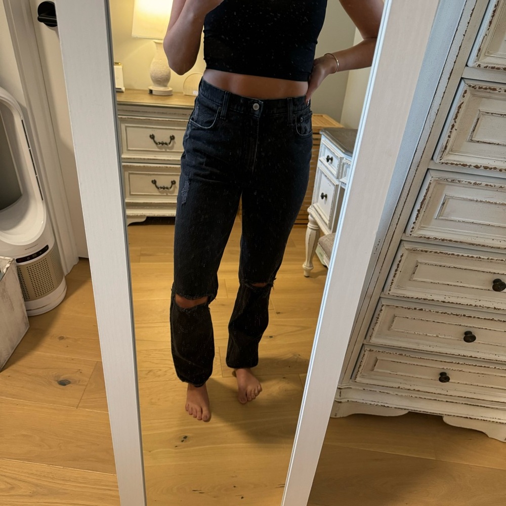 ABERCROMBIE & FITCH 90's Straight Ultra High
Rise Jeans Size 26 / 2